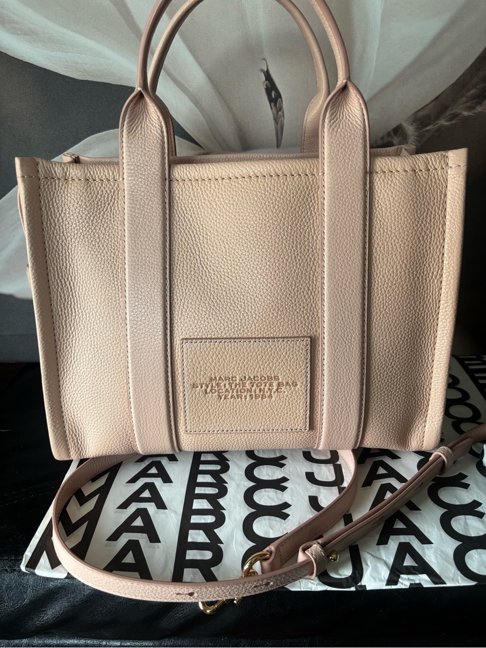 Marc Jacobs The Tote Bag in Blush Pink Leather MEDIUM - Picture 6 of 15